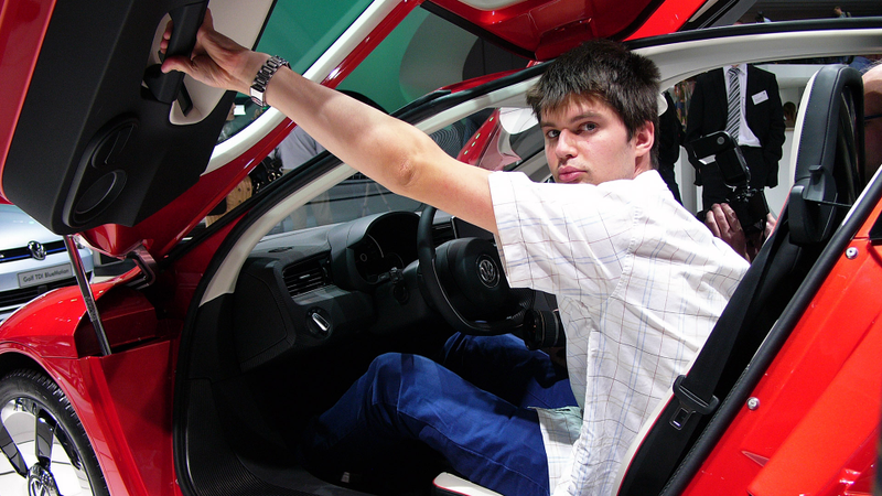 Illustration for article titled You Will Fit In Volkswagen's 261 MPG Diesel-Hybrid!